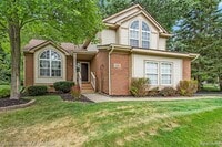Building Photo - 130 Lakeshore Pointe Dr