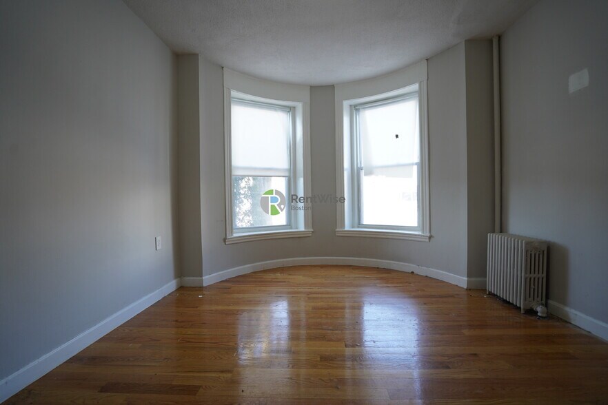 Building Photo - 1124 Commonwealth Ave