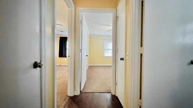 Building Photo - 1410 W Avondale Dr