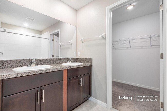 Building Photo - 6986 King Crk Dr