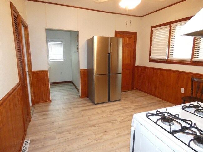 Building Photo - 15 Cypress St