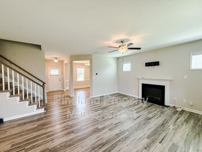 Building Photo - 147 Stafford Ave