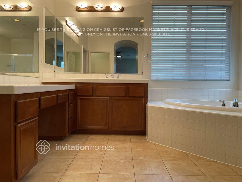 Building Photo - 1021 E Pennsylvania Ave