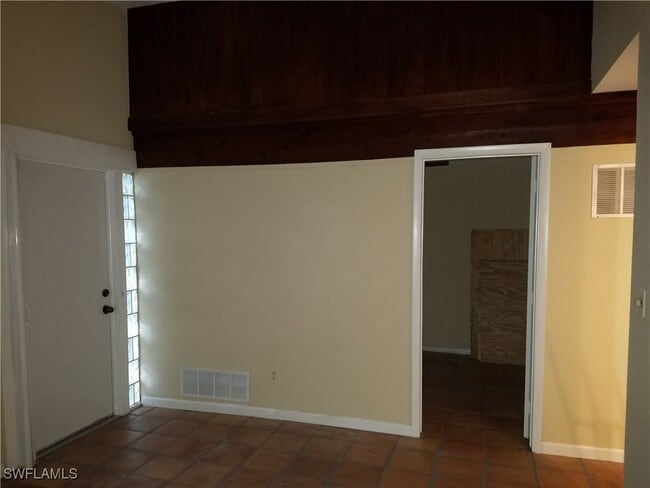 Building Photo - 7417 Albany Rd