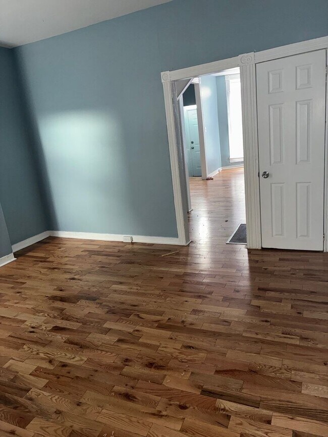 Building Photo - 1633 Westwood Ave