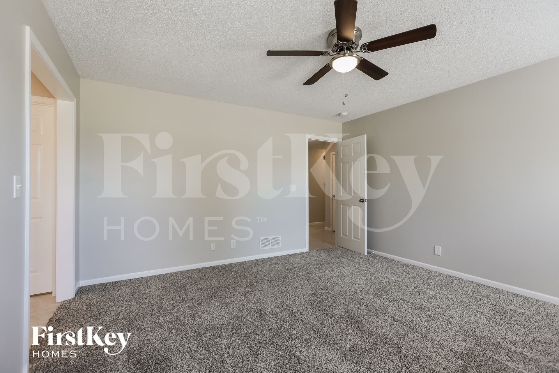 Building Photo - 724 Bristol Dr