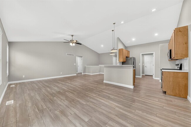 Building Photo - 5540 Autumn Trace Pkwy
