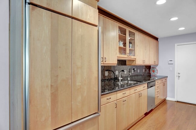 Building Photo - Beautiful Home in Southeast Denver