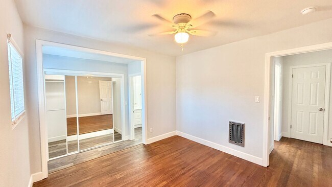 Building Photo - 1280 Alturas Rd