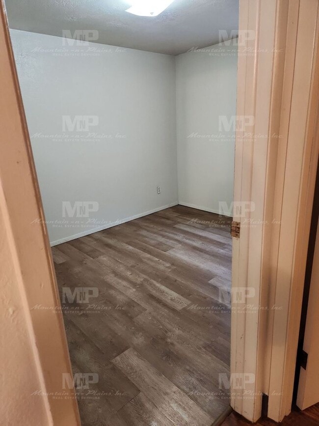 Building Photo - 812 W Myrtle St