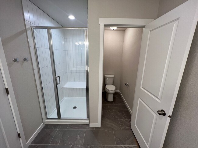 Building Photo - Modern 3 Bed 3 Bath Townhome off of N Carefree and Tutt!!! **Built in 2023**