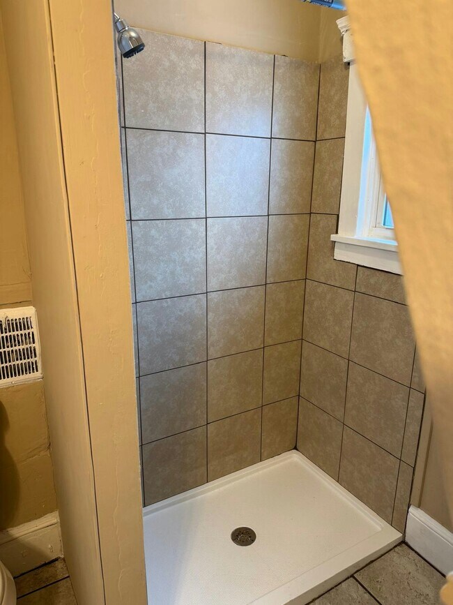 Building Photo - 7007 Fullerton Ave