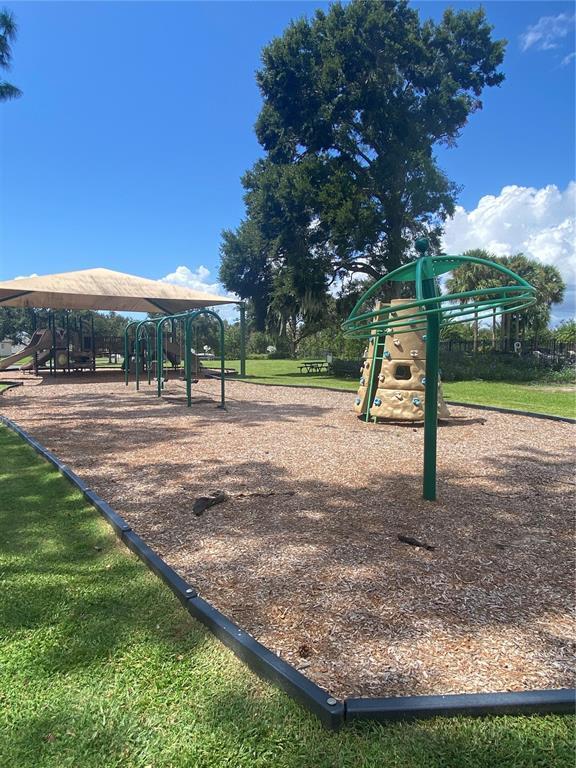 Building Photo - 611 1st Cape Coral Dr