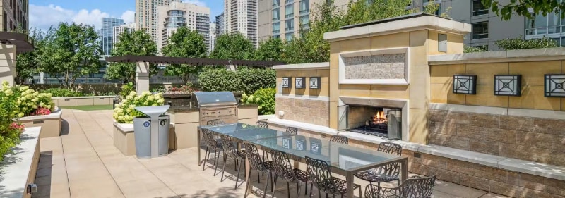 Building Photo - 415 N Clark St