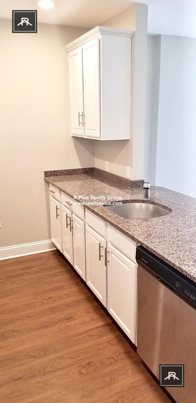 Building Photo - 2 bedroom in Boston MA 02132