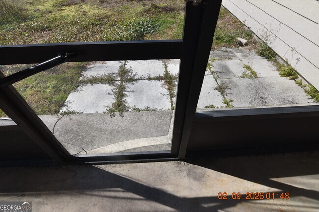 Building Photo - 348 Kristins Dr