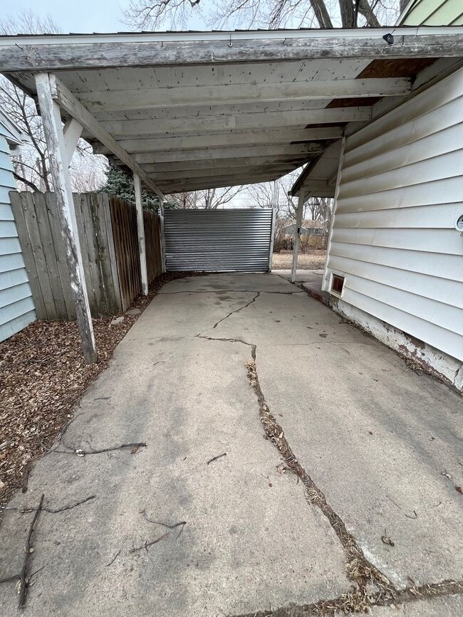 Building Photo - 2 Bed/1 Bath Ranch Home For Rent!