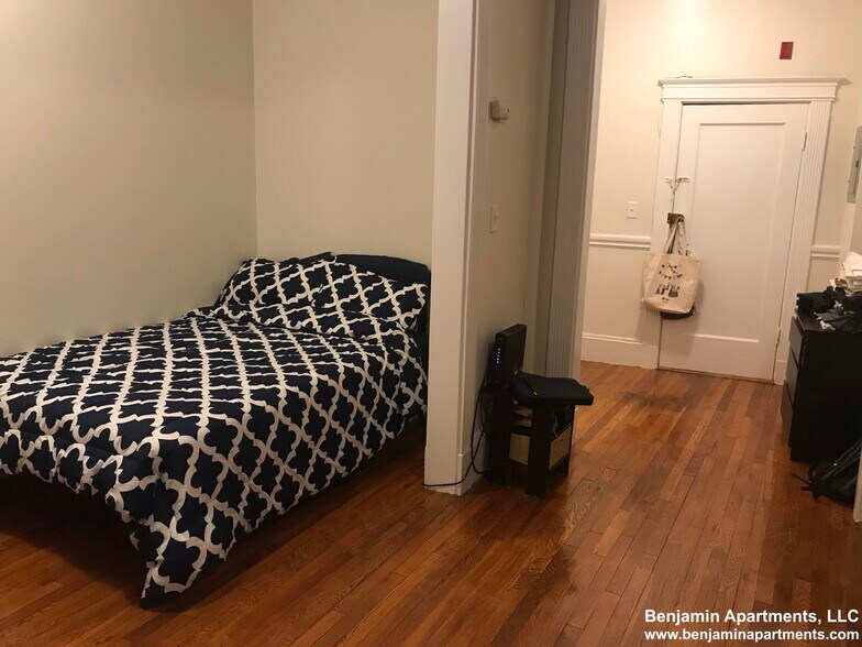 Building Photo - 1334 Commonwealth Ave