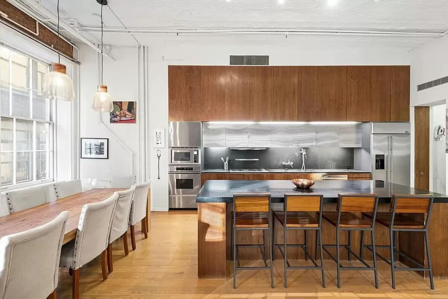 Building Photo - 1 Bond St