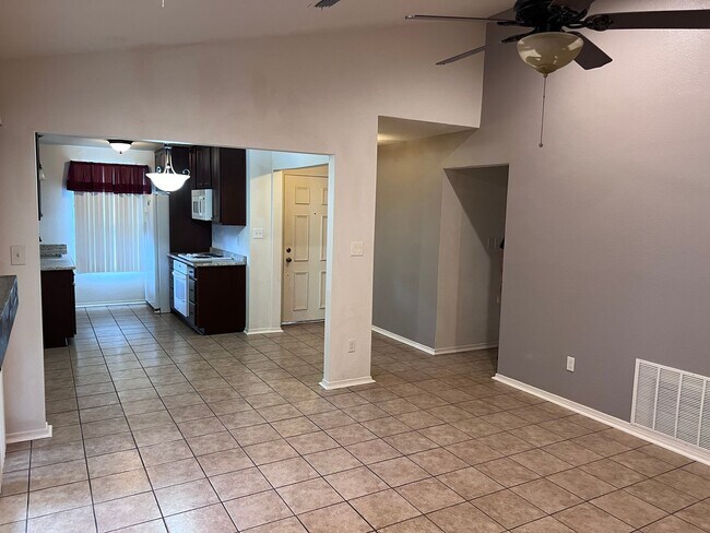 Building Photo - Stoneridge