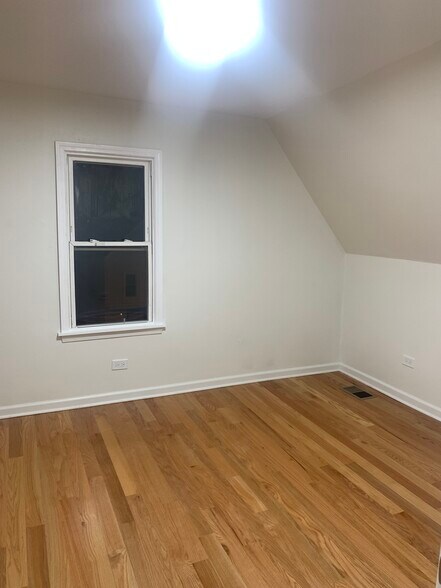 Building Photo - 3617 W Belmont Ave