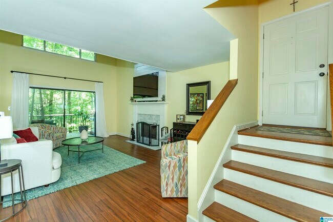 Building Photo - 327 Heath Dr