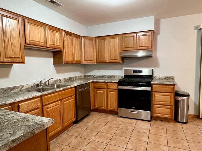 Building Photo - 2611 E Martha Pl