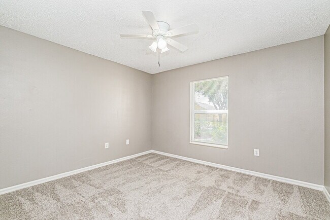 Building Photo - 12934 Lake Vista Dr