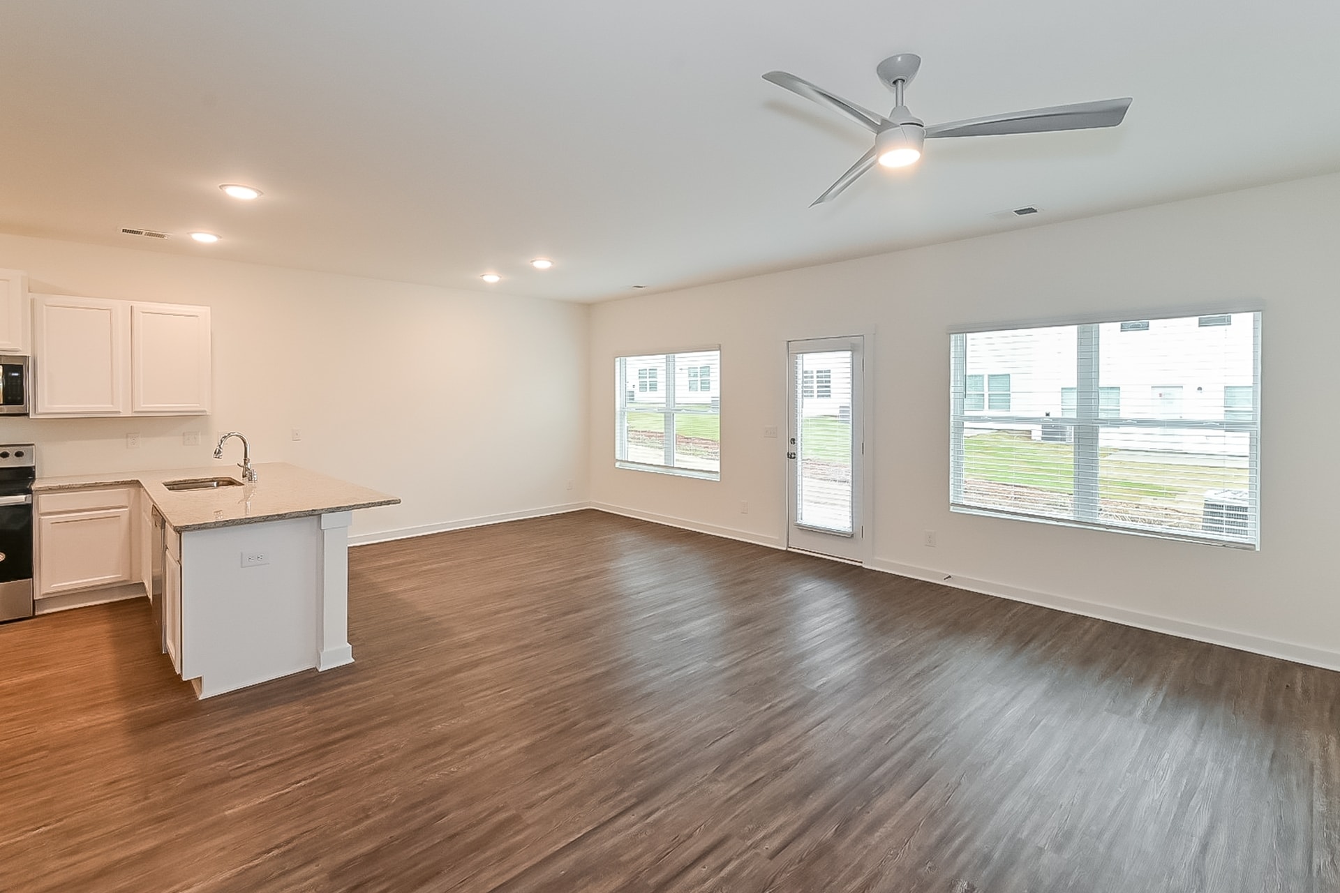 Building Photo - 516 The Heights Ln