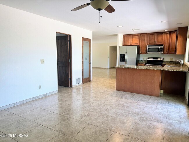 Building Photo - 6515 N Burro Creek Pl