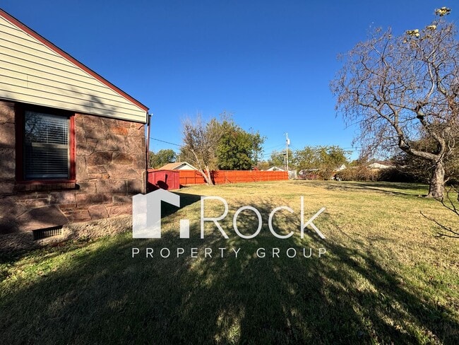 Building Photo - Charming Home with Real Wood Floors and Covered Parking ~ Offering 1 Month FREE Rent~