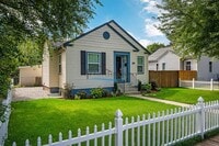 Building Photo - Well-Maintained 3 Bed 2 Bath Cottage in Do...