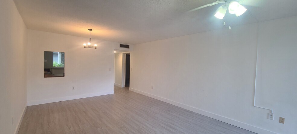 Building Photo - 603 SW 75th St