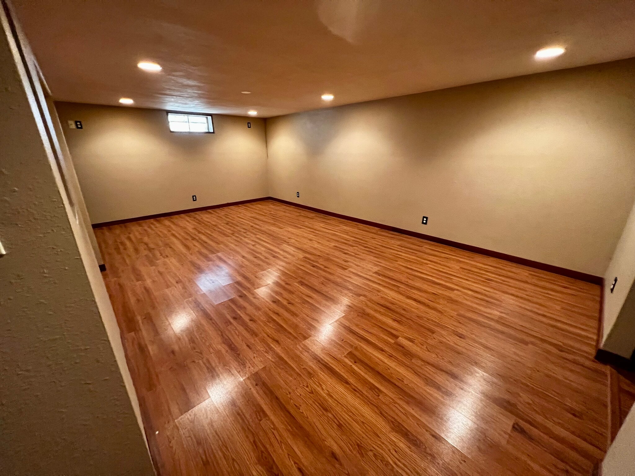 Building Photo - 1160 W Stover St