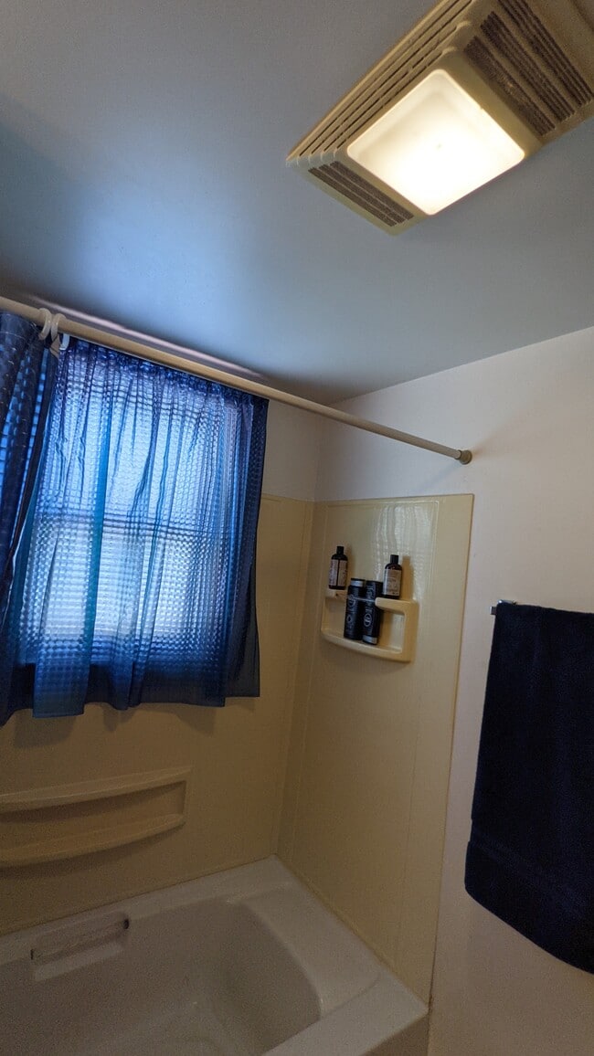 Building Photo - 15990 Hayward Duplex