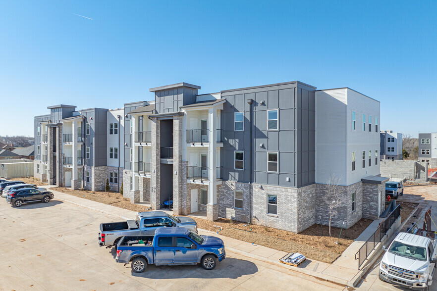 Building Photo - The Gates Apartment