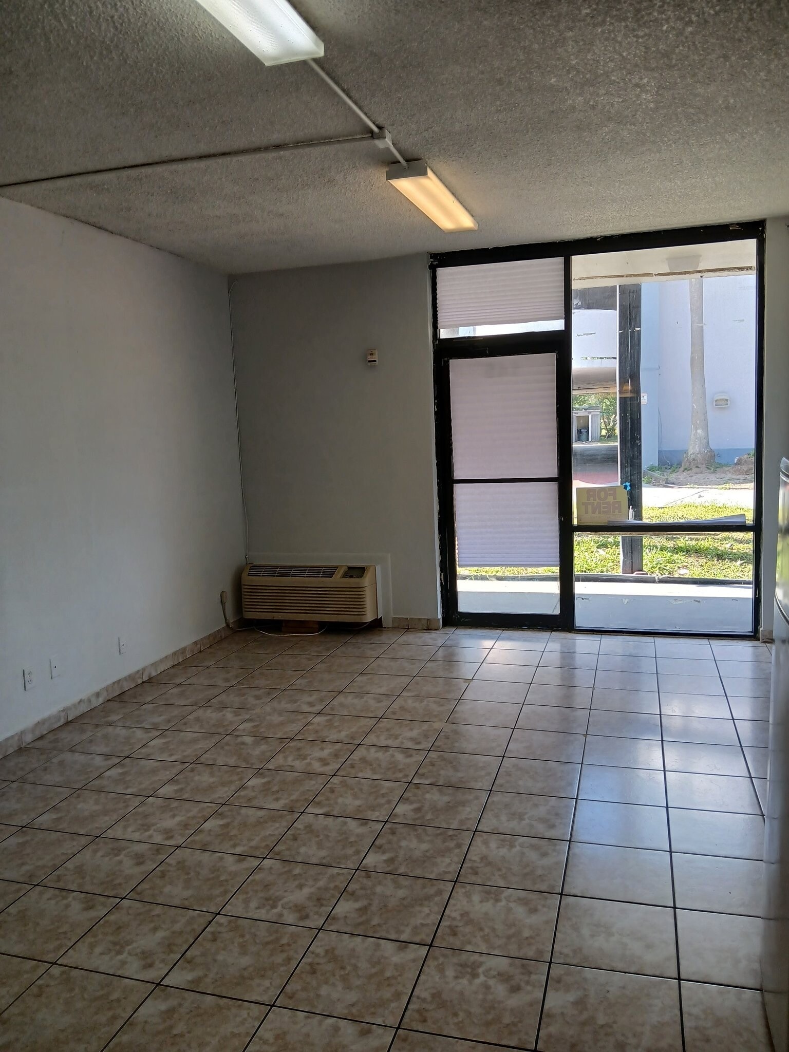 Building Photo - 8421 S Orange Blossom Trl