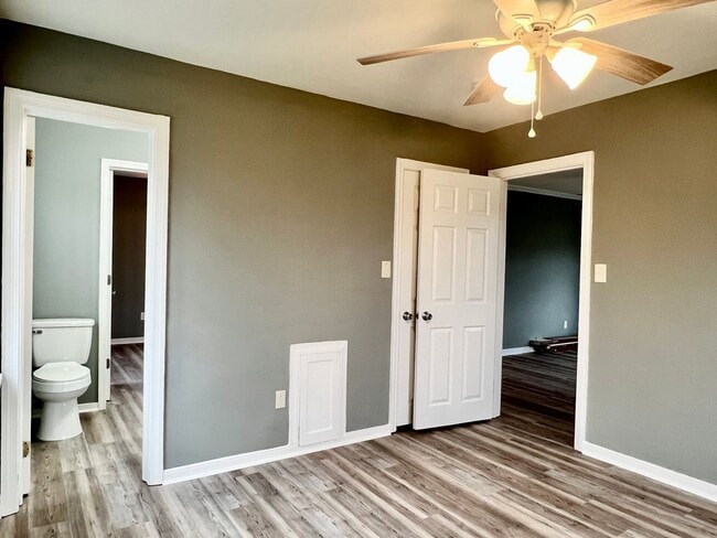 Building Photo - 3209 Chesham St