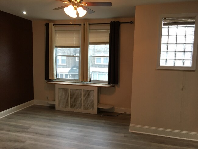 Building Photo - 1143 Rosalie St