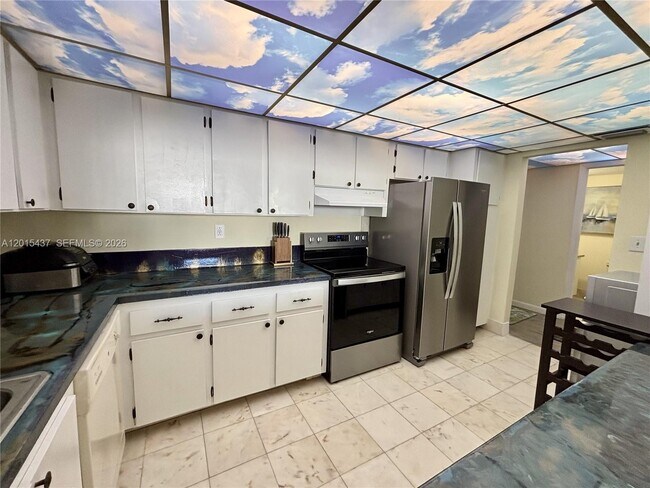 Building Photo - 6801 Indian Creek Dr