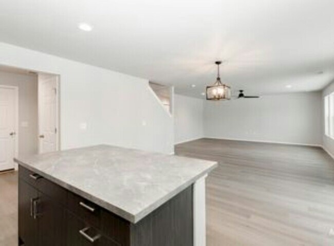 Building Photo - 672 S Blackfoot