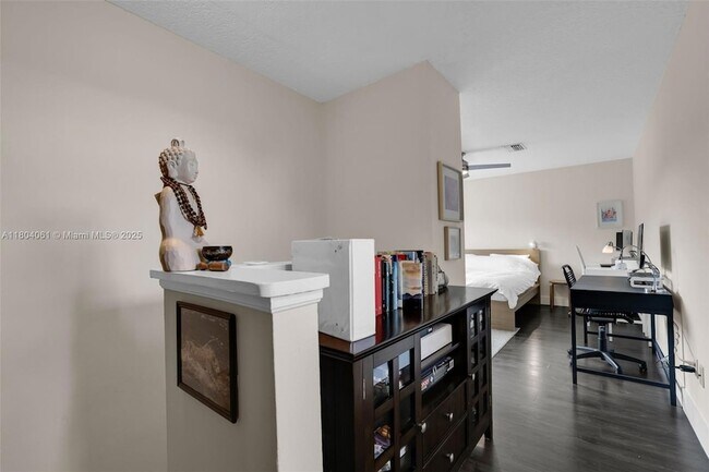 Building Photo - 10323 Hidden Springs Ct