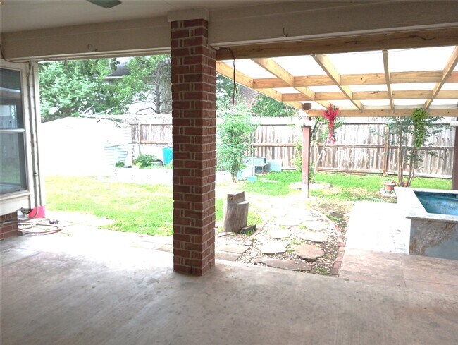 Building Photo - 16355 Flint Run Way