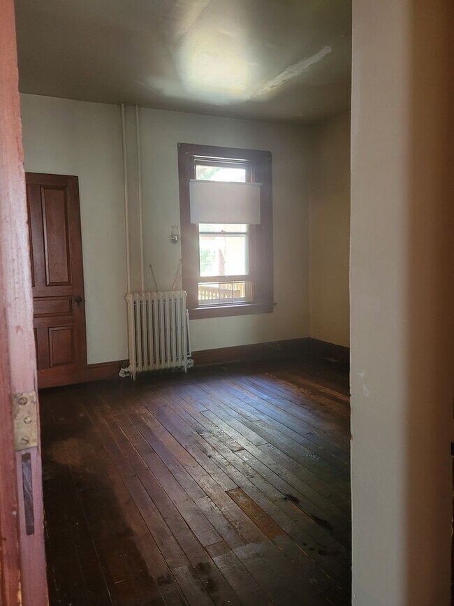 Building Photo - 28 S Hartley St