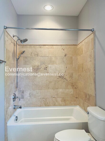 Building Photo - 101 Generals Retreat Pl