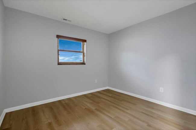 Building Photo - 1634 S James Rd