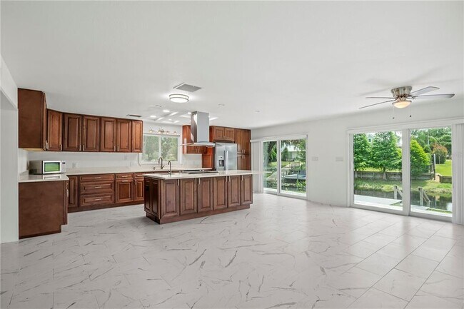 Building Photo - 17511 Canal Shores Dr