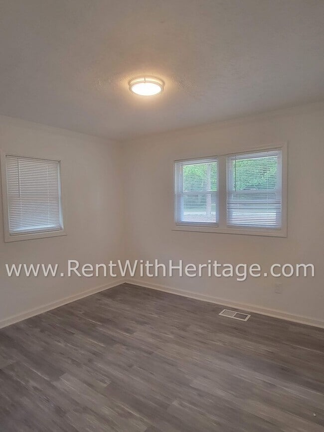 Building Photo - WOW!!! GORGEOUS BRICK RANCH HOME/ TOTALLY ...