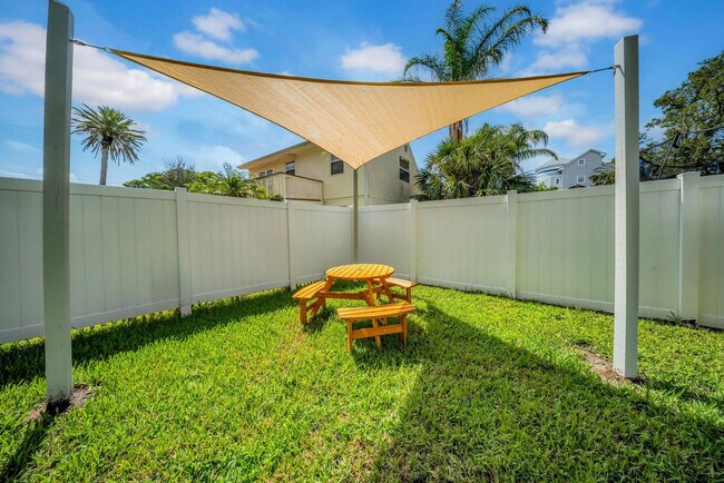 Building Photo - 555 S Gulf Dr