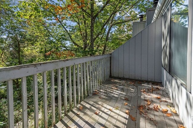 Building Photo - 250 Cervantes Cir